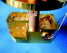 В современной версии опыта Майкельсона-Морли используются вращающиеся резонаторы (изображение с сайта uni-duesseldorf.de)