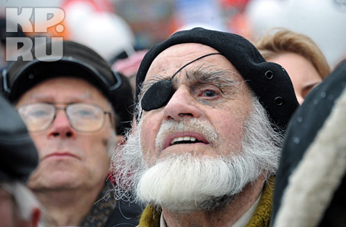 Митинги склоняют людей к единому мнению. Хотя бы на время митингов. Дома они, конечно, могут и передумать