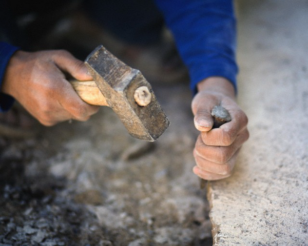 Нам хватает получаса, чтобы приспособить нейронные цепи к незнакомому инструменту в руке. (Фото <noindex><a target=_blank href=http://www.corbisimages.com>Matt Brandon</a></noindex>.)