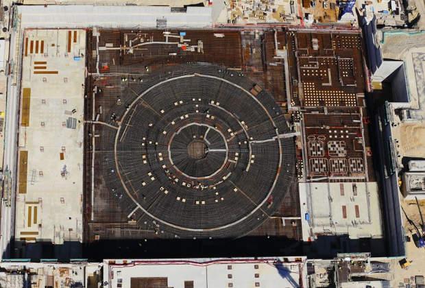 Вид на стройплощадку токамака сверху, полученный 29 апреля 2014 года