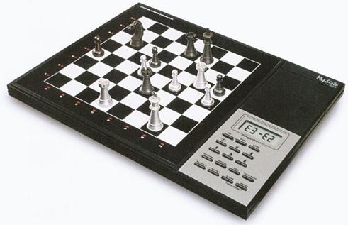 : http://www.1st-chess-sets.com/CHPics/Saitek%20Master%20Chess%20Computer.lg.jpg
